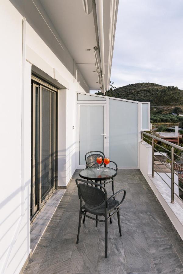 Apartment Lychnos Kamilari